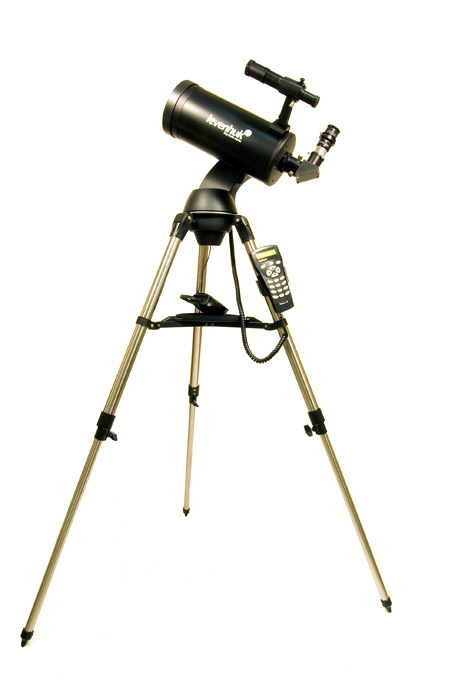 a fényképen:  Levenhuk SkyMatic 127 GT MAK teleszkóp